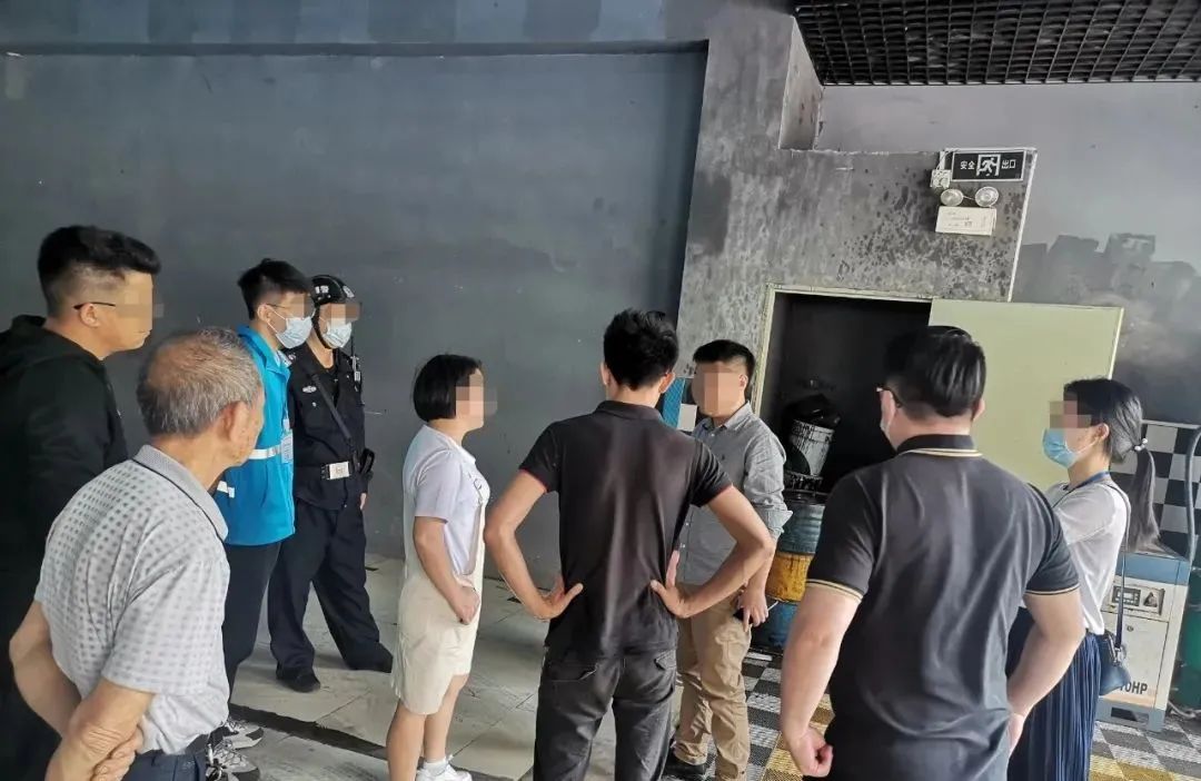 廢機油屬于危險廢物！一汽車公司交給無證經(jīng)營者處置最少罰60萬元！新固廢法時代危廢倉庫建設(shè)參考標(biāo)準(zhǔn)！不想被罰趕緊看！